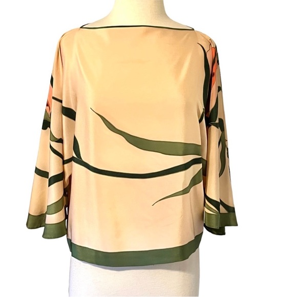 Vintage Hand Painted Silk Dynale Paris two piece with butterfly sleeves. - Picture 6 of 16